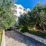 Apartment Jadran *