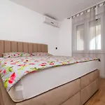 Apartment Jadran *