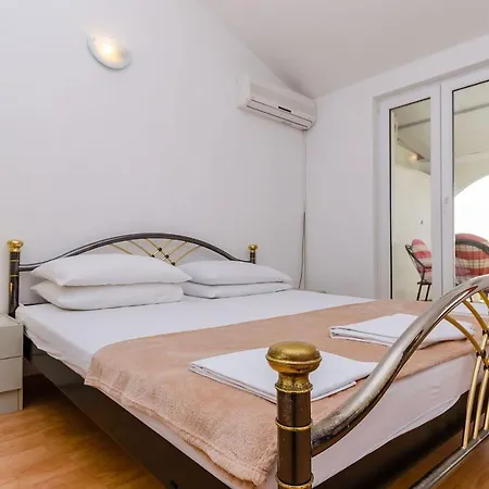 Апартаменти Jadran *