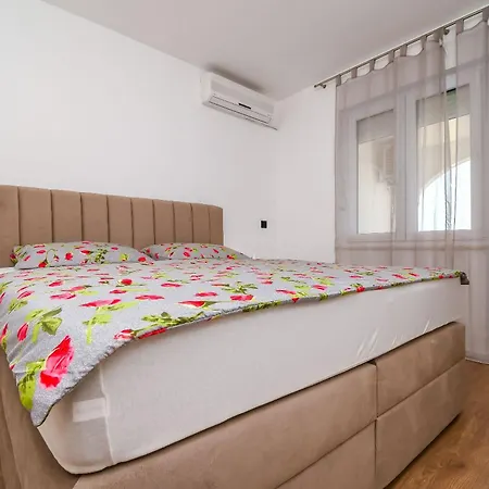 Apartment Jadran *