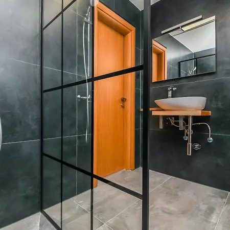 Apartment Jadran *