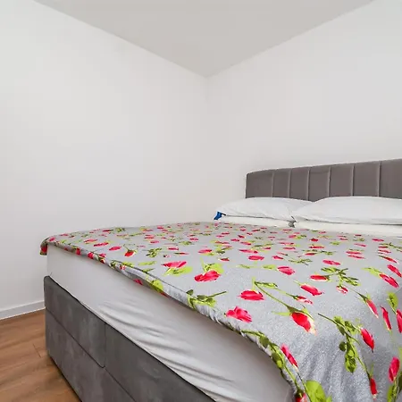 Apartment Jadran *