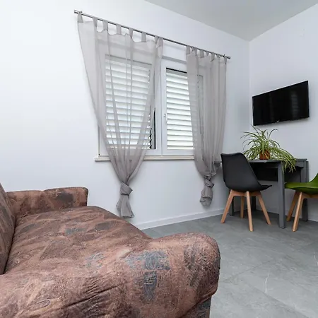 Apartment Jadran *